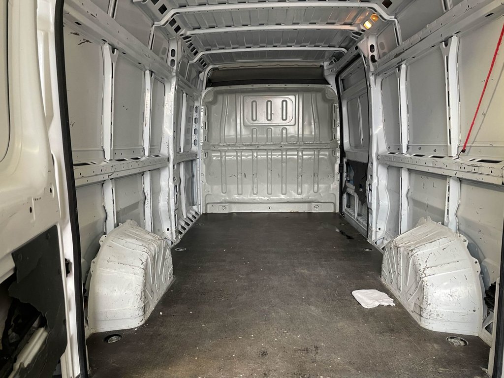 2023 Ram ProMaster Cargo Van in St-Jérôme, Quebec - 10 - w1024h768px