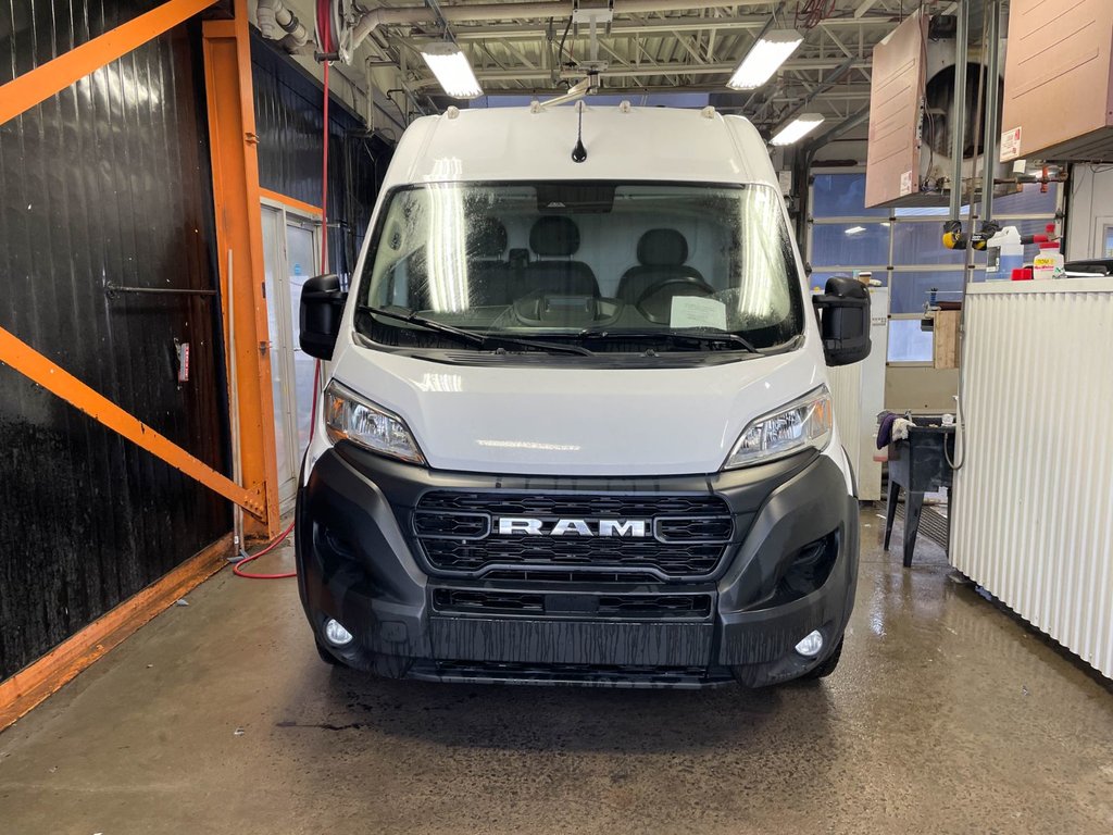 2023 Ram ProMaster Cargo Van in St-Jérôme, Quebec - 4 - w1024h768px