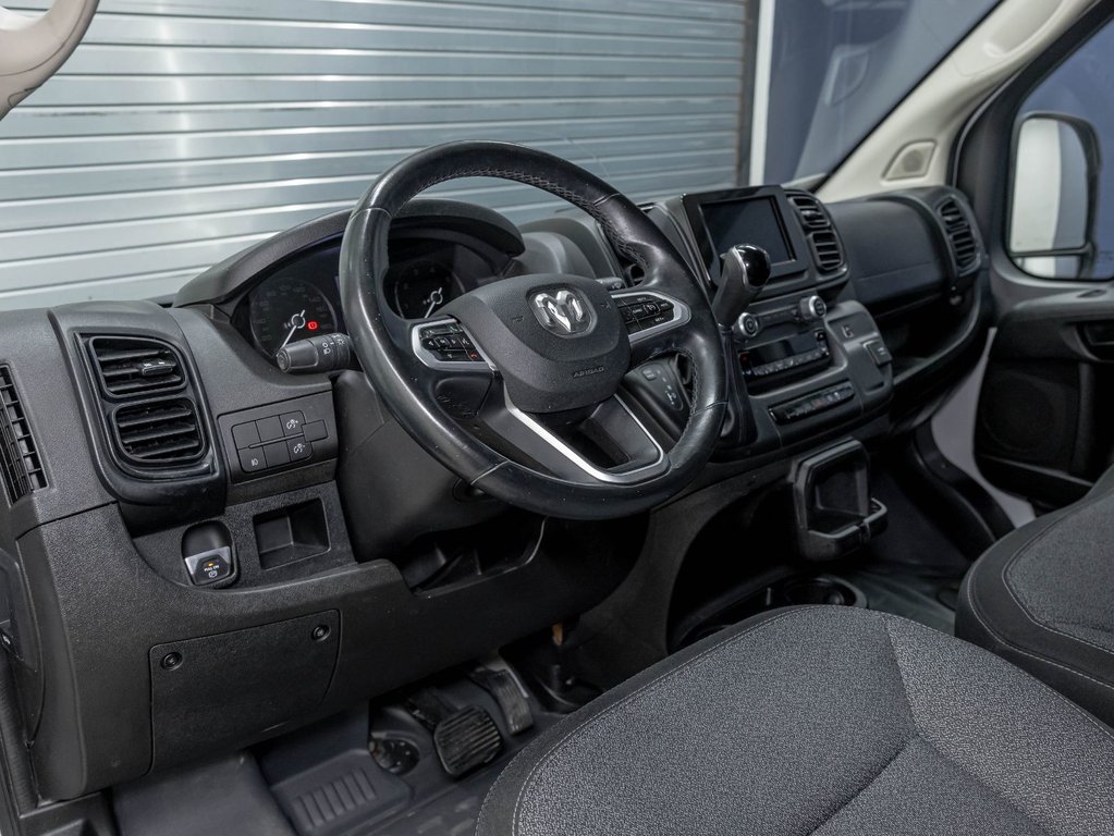2023 Ram ProMaster Cargo Van in St-Jérôme, Quebec - 2 - w1024h768px