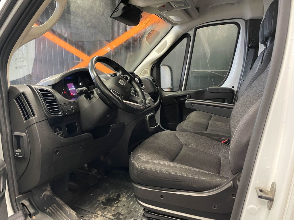2023 Ram ProMaster Cargo Van in St-Jérôme, Quebec - 3 - w1024h768px