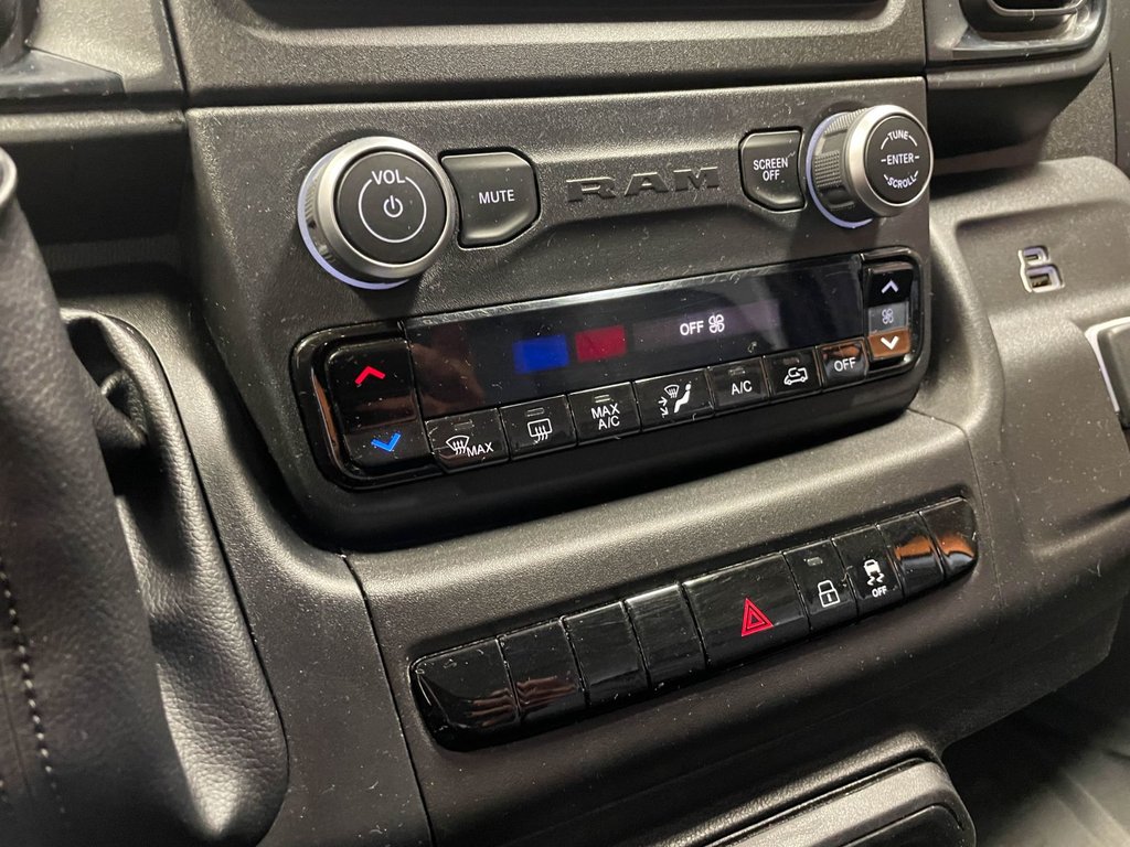 2023 Ram ProMaster Cargo Van in St-Jérôme, Quebec - 13 - w1024h768px