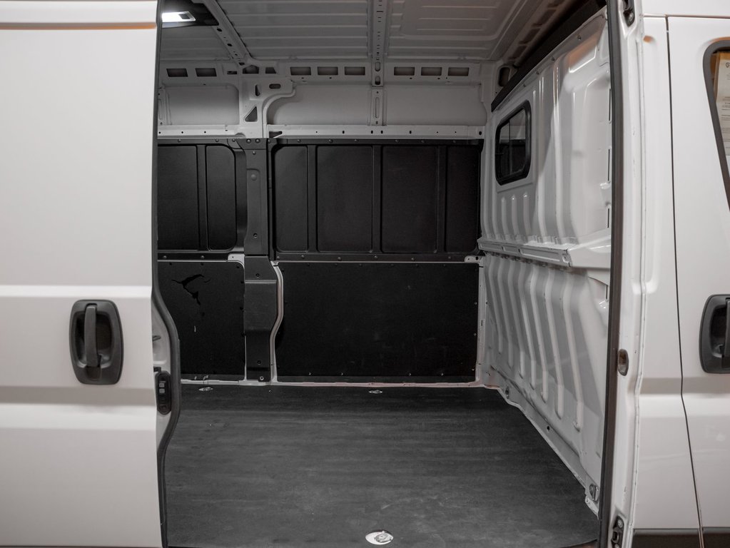 2024 Ram ProMaster Cargo Van in St-Jérôme, Quebec - 26 - w1024h768px