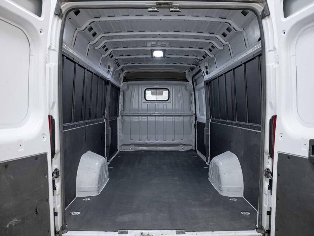 2024 Ram ProMaster Cargo Van in St-Jérôme, Quebec - 24 - w1024h768px