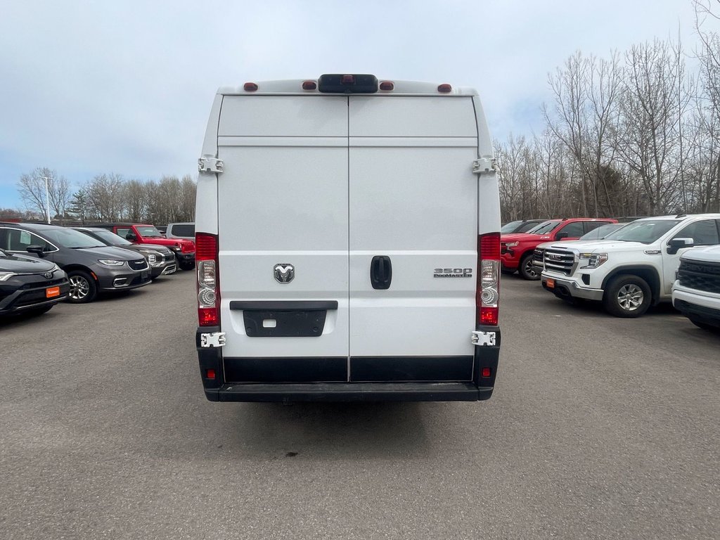 2024 Ram ProMaster Cargo Van in St-Jérôme, Quebec - 6 - w1024h768px