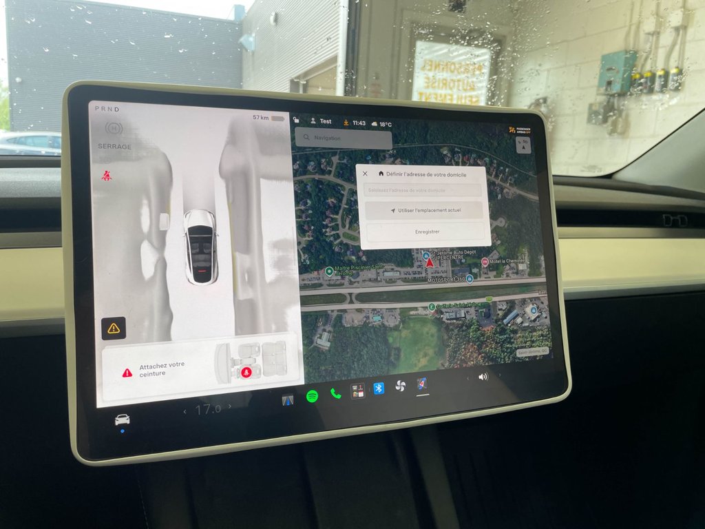 Tesla Model Y  2024 à St-Jérôme, Québec - 3 - w1024h768px