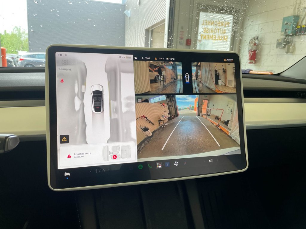 Tesla Model Y  2024 à St-Jérôme, Québec - 13 - w1024h768px