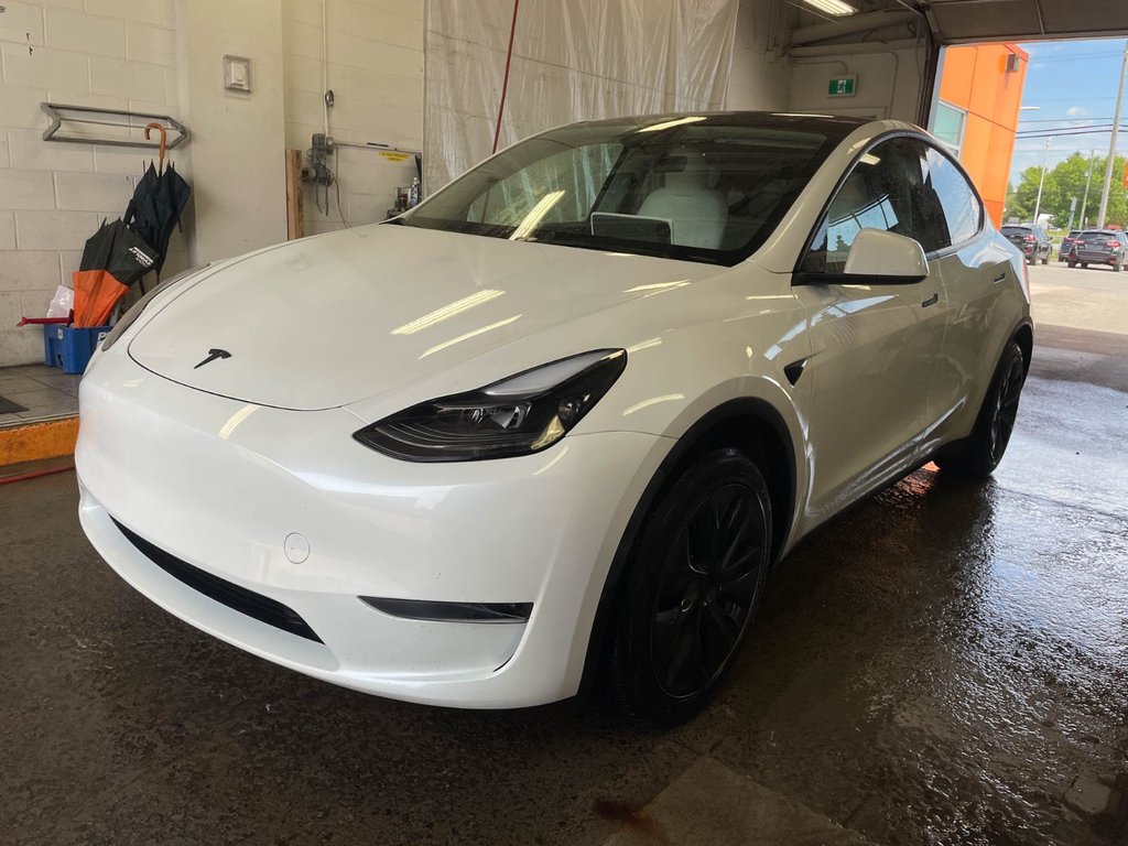 Tesla Model Y  2024 à St-Jérôme, Québec - 1 - w1024h768px