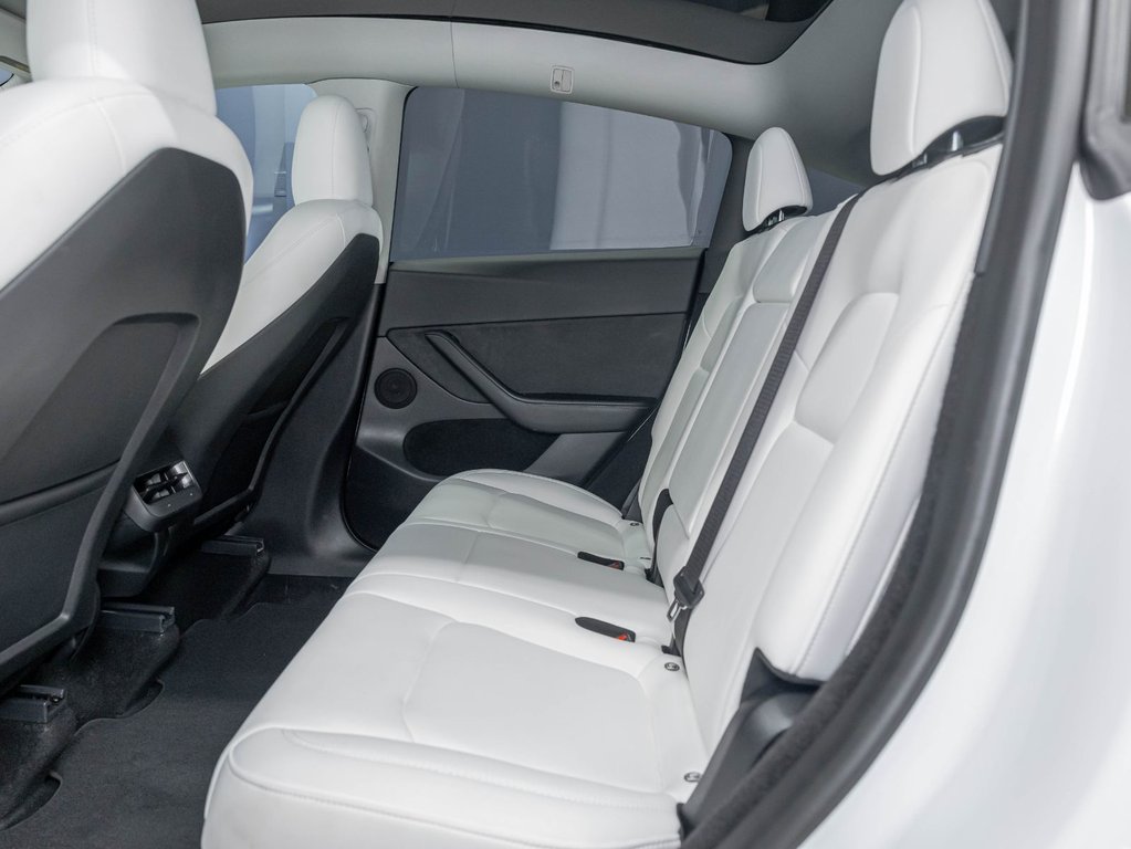 2024 Tesla Model Y in St-Jérôme, Quebec - 25 - w1024h768px