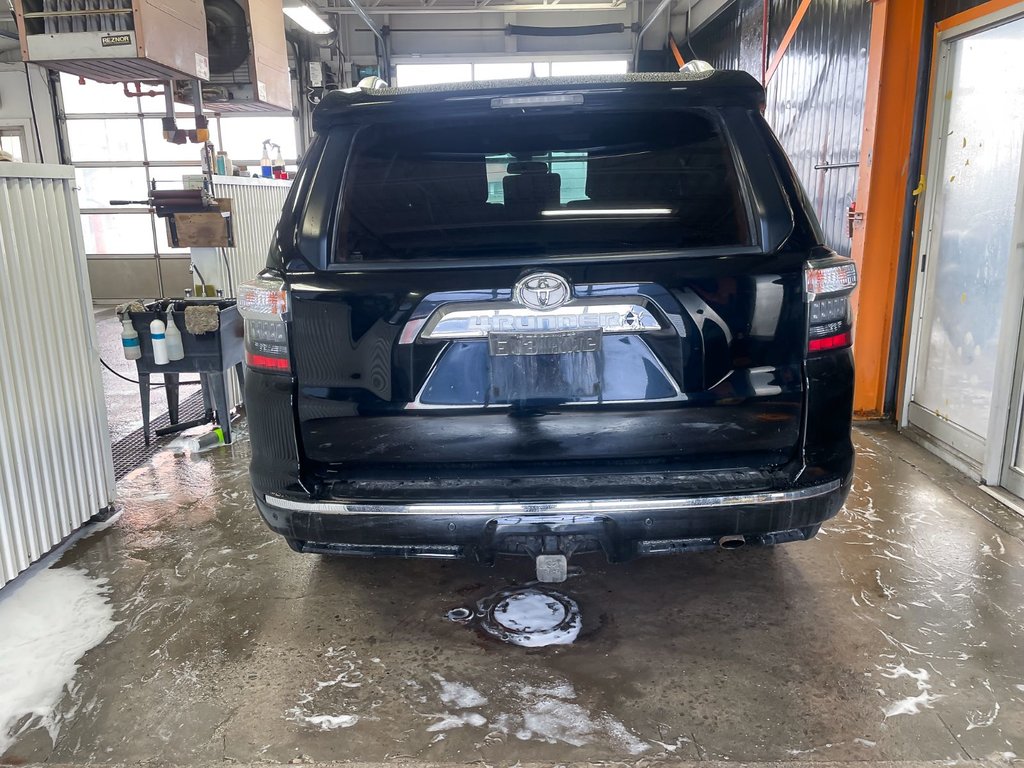 Toyota 4Runner  2017 à St-Jérôme, Québec - 8 - w1024h768px