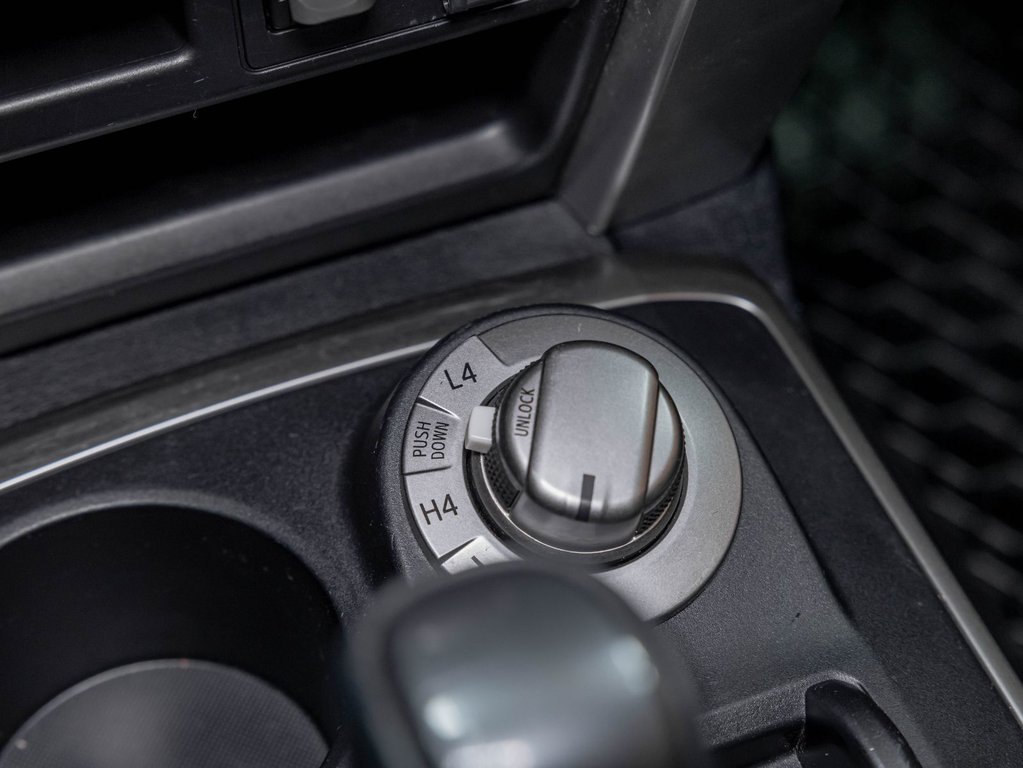 Toyota 4Runner  2019 à St-Jérôme, Québec - 23 - w1024h768px