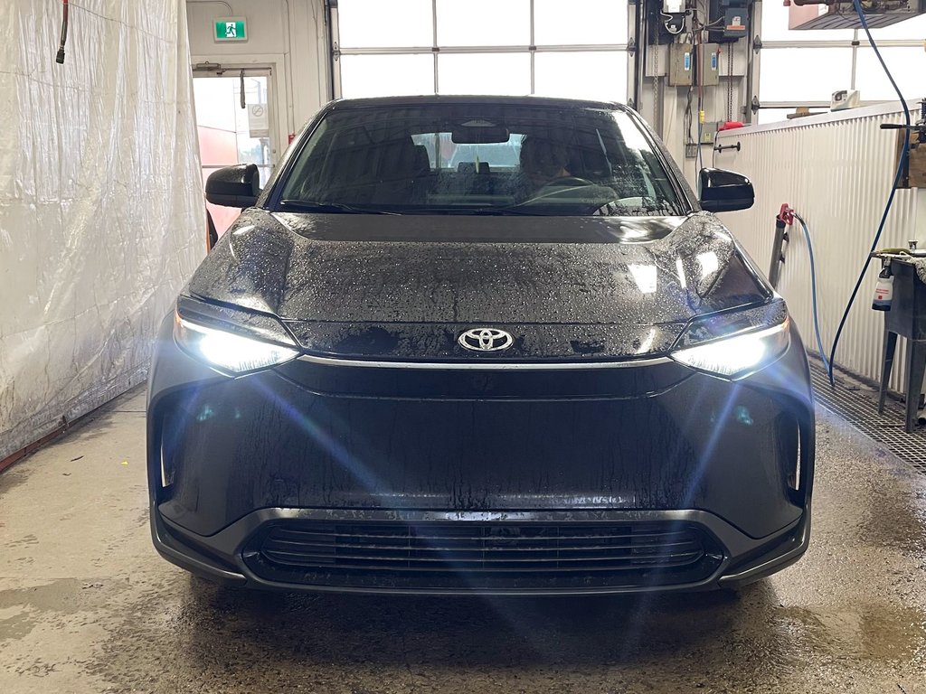 Toyota bZ4X  2023 à St-Jérôme, Québec - 4 - w1024h768px
