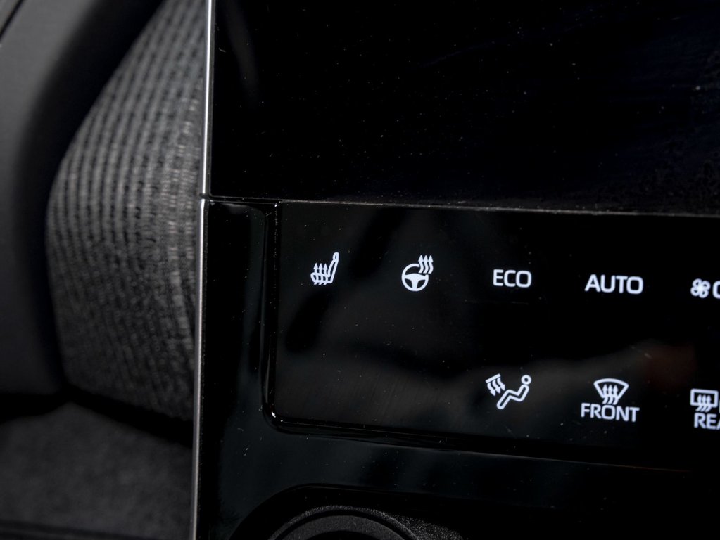 2023 Toyota bZ4X in St-Jérôme, Quebec - 22 - w1024h768px