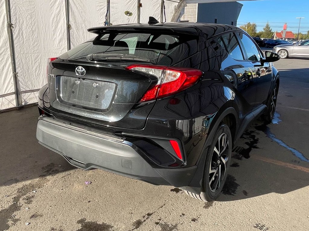 2018 Toyota C-HR in St-Jérôme, Quebec - 8 - w1024h768px