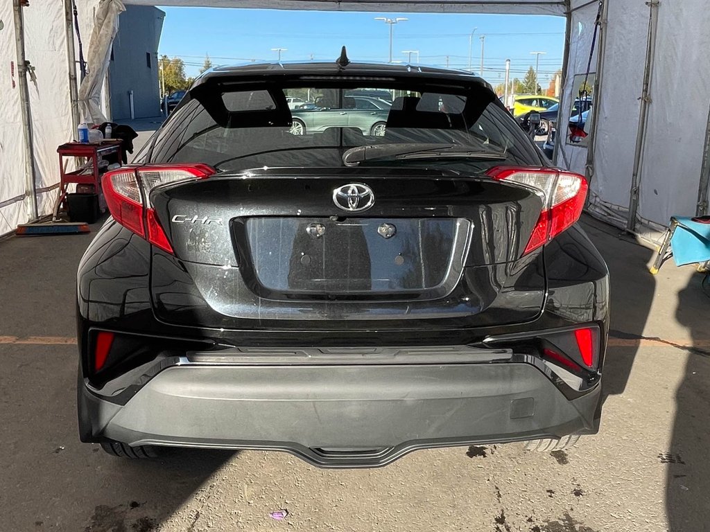 2018 Toyota C-HR in St-Jérôme, Quebec - 6 - w1024h768px