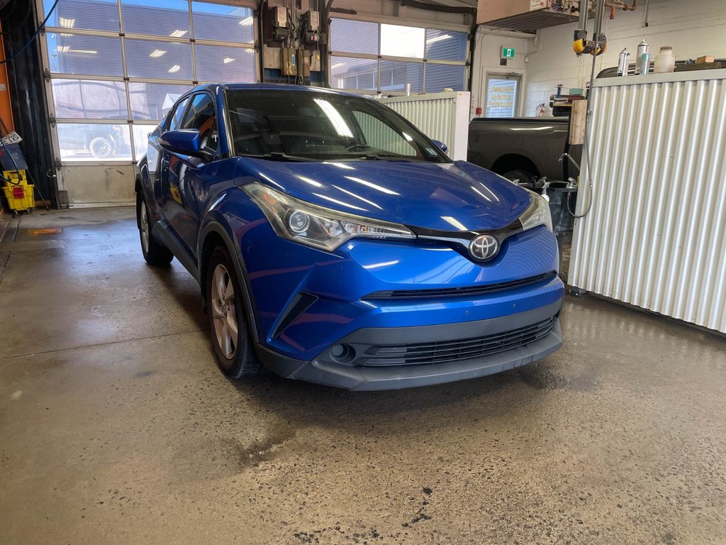 Toyota C-HR  2018 à St-Jérôme, Québec - 9 - w1024h768px