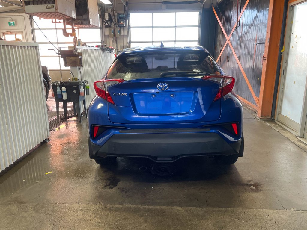 Toyota C-HR  2018 à St-Jérôme, Québec - 6 - w1024h768px
