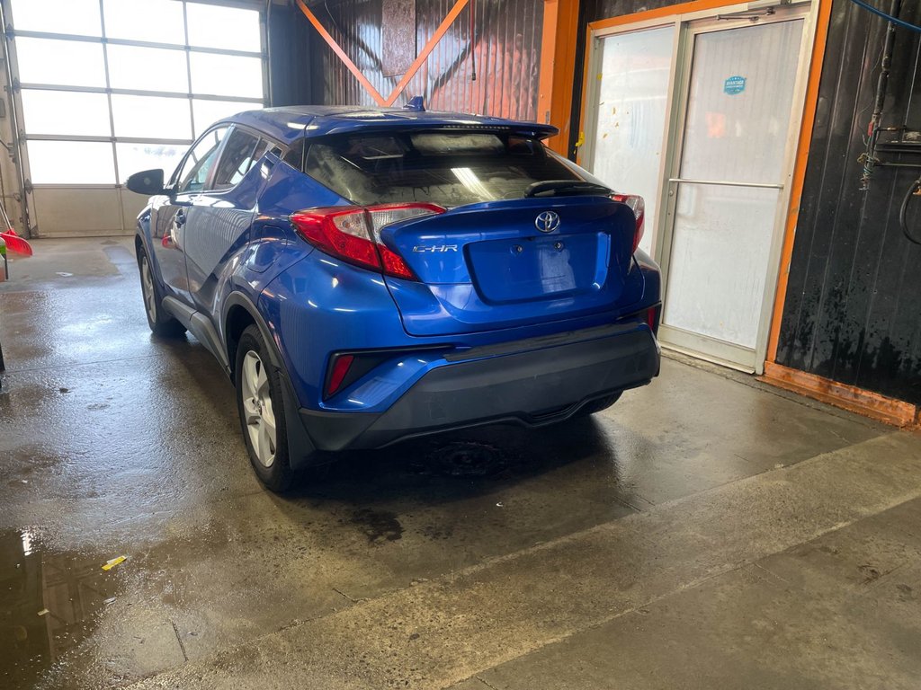 Toyota C-HR  2018 à St-Jérôme, Québec - 5 - w1024h768px