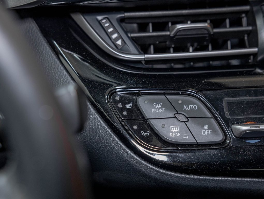 2019 Toyota C-HR in St-Jérôme, Quebec - 21 - w1024h768px