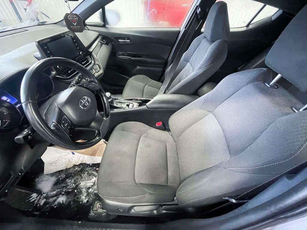Toyota C-HR  2019 à St-Jérôme, Québec - 3 - w1024h768px