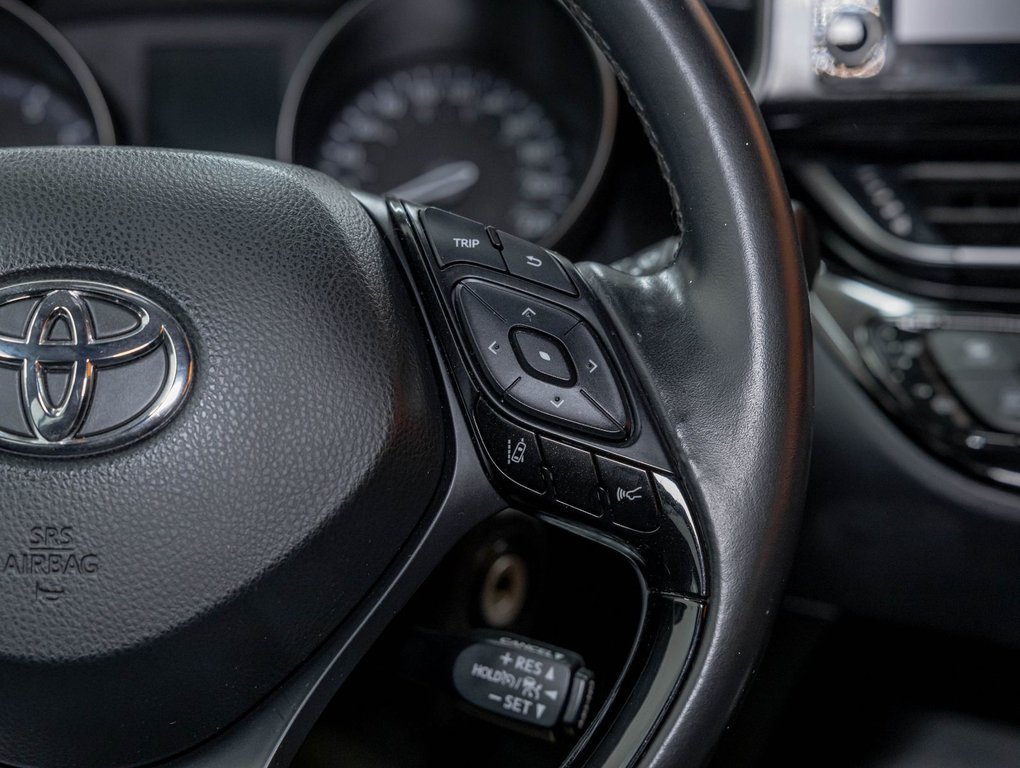2019 Toyota C-HR in St-Jérôme, Quebec - 15 - w1024h768px