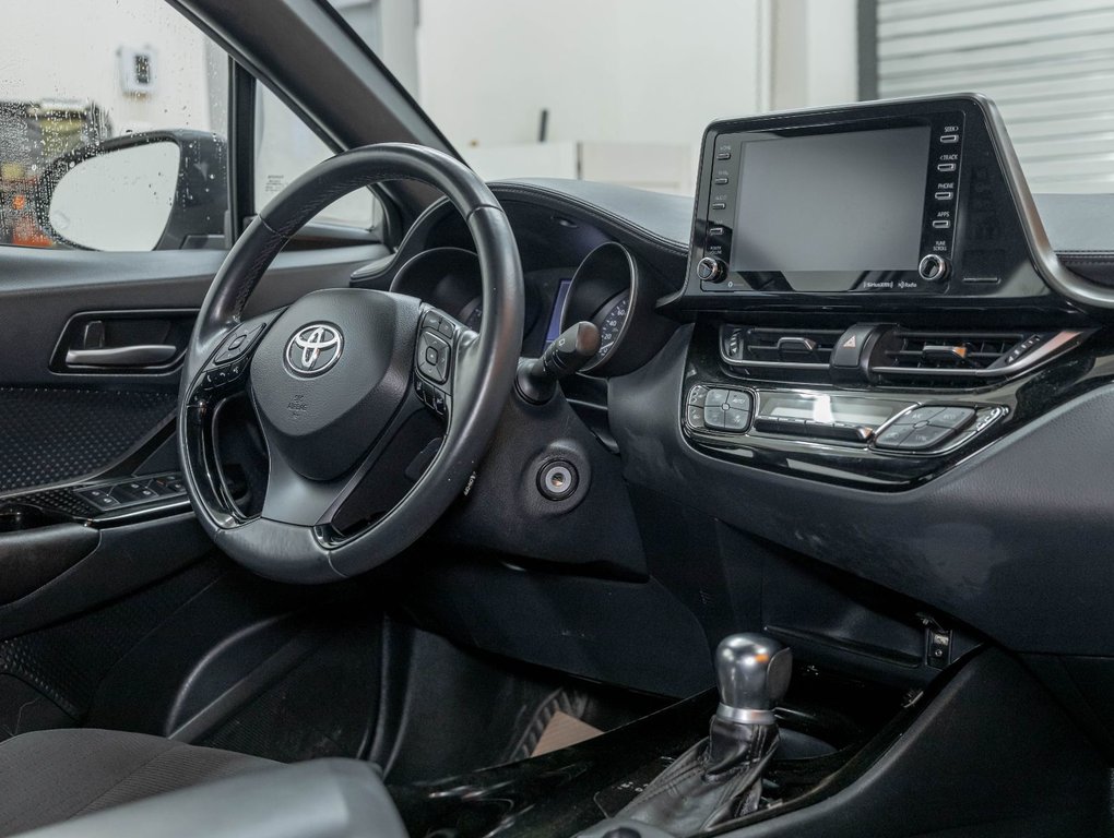 2019 Toyota C-HR in St-Jérôme, Quebec - 25 - w1024h768px