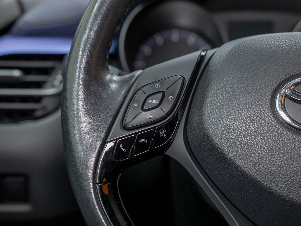2021 Toyota C-HR in St-Jérôme, Quebec - 14 - w1024h768px