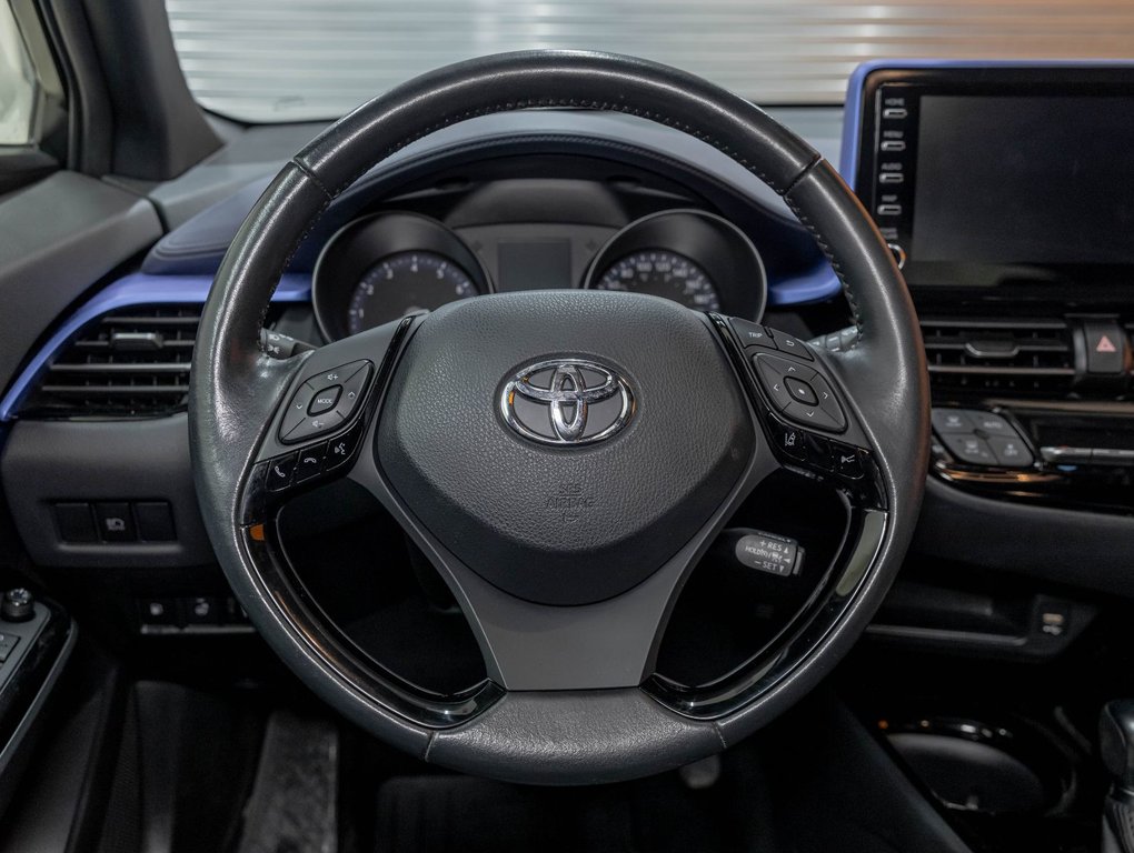 2021 Toyota C-HR in St-Jérôme, Quebec - 12 - w1024h768px