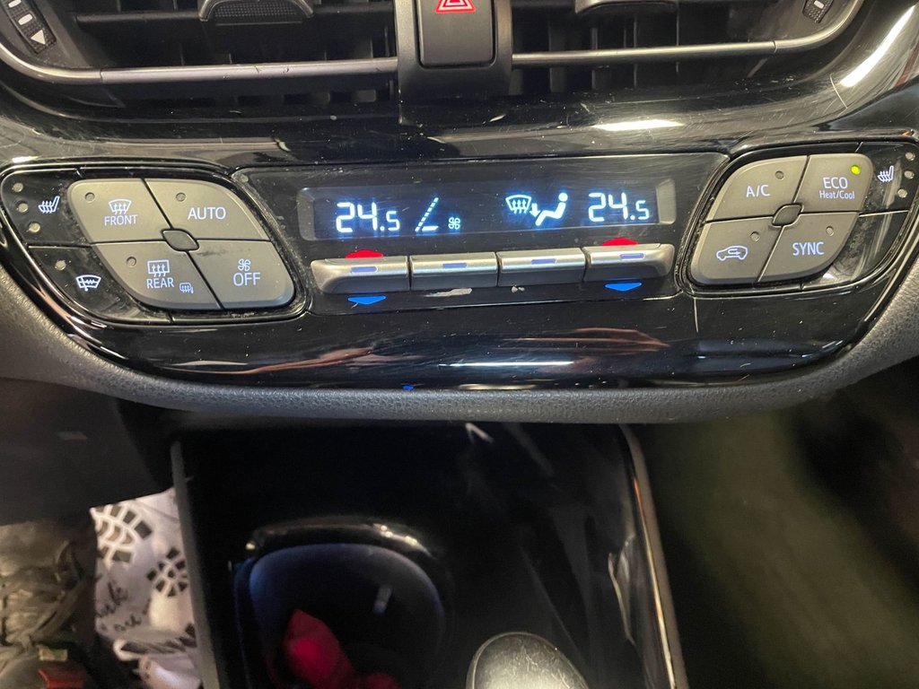 Toyota C-HR  2022 à St-Jérôme, Québec - 12 - w1024h768px