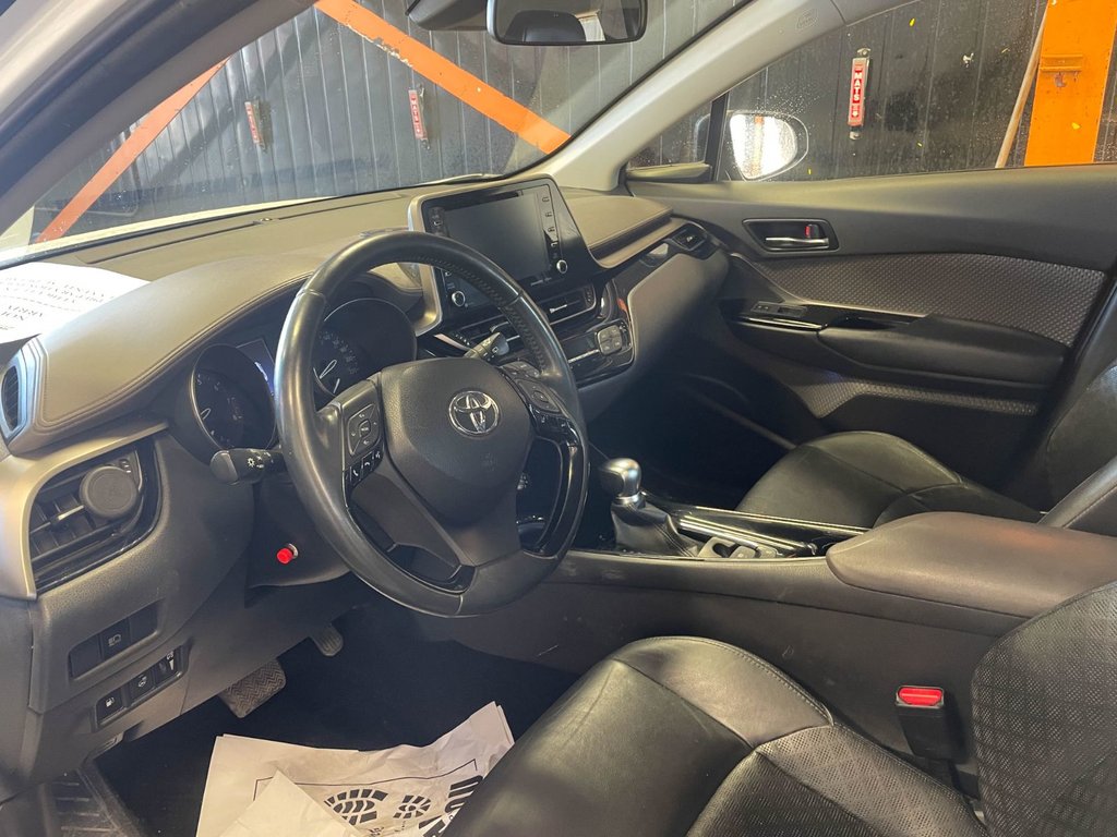 Toyota C-HR  2022 à St-Jérôme, Québec - 3 - w1024h768px