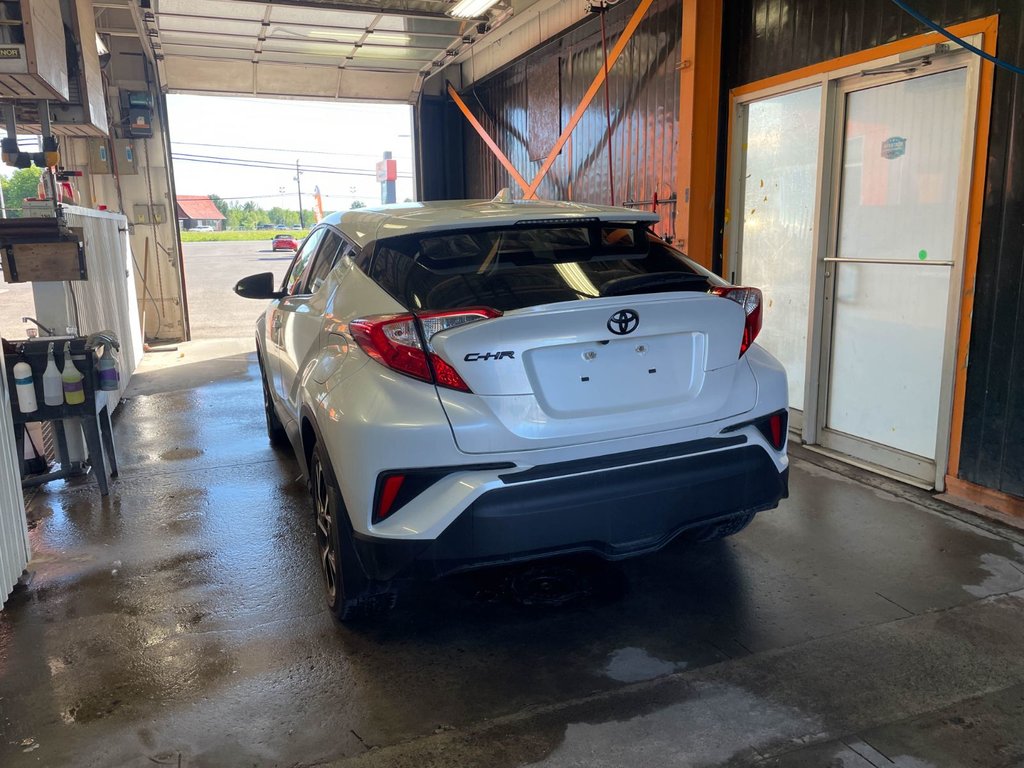 Toyota C-HR  2022 à St-Jérôme, Québec - 5 - w1024h768px