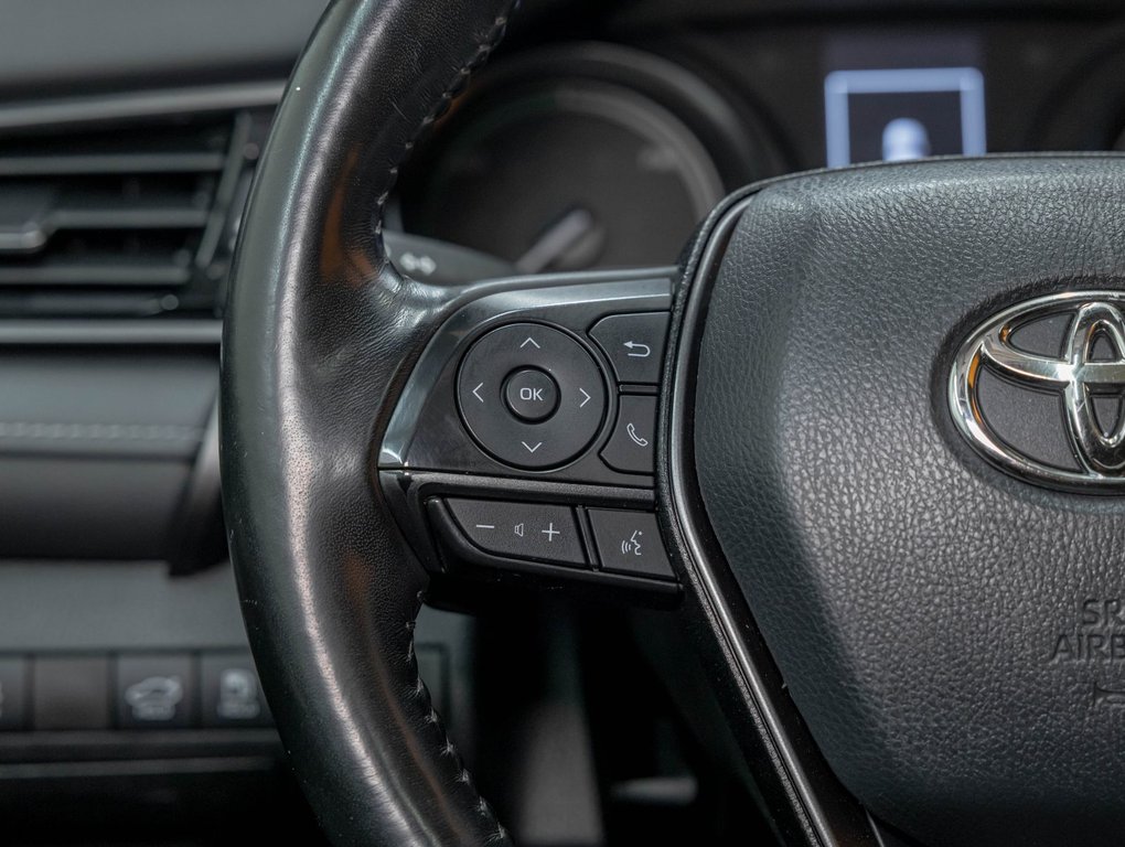 Toyota Camry Hybrid  2022 à St-Jérôme, Québec - 15 - w1024h768px