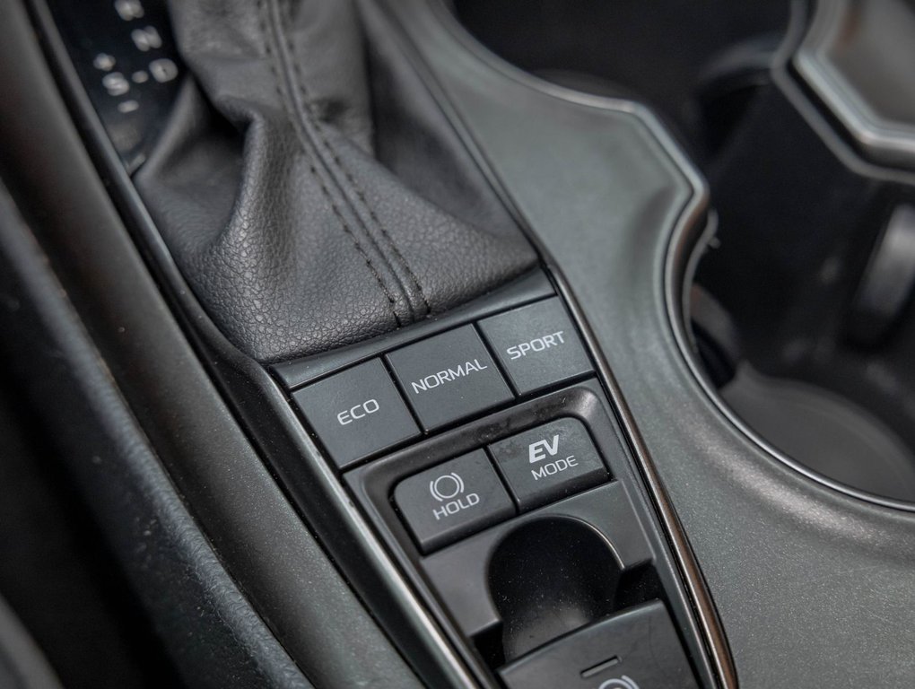 Toyota Camry Hybrid  2022 à St-Jérôme, Québec - 24 - w1024h768px