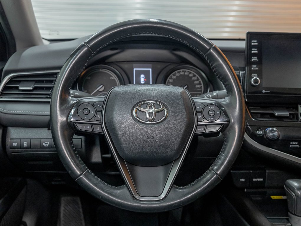 Toyota Camry Hybrid  2022 à St-Jérôme, Québec - 14 - w1024h768px
