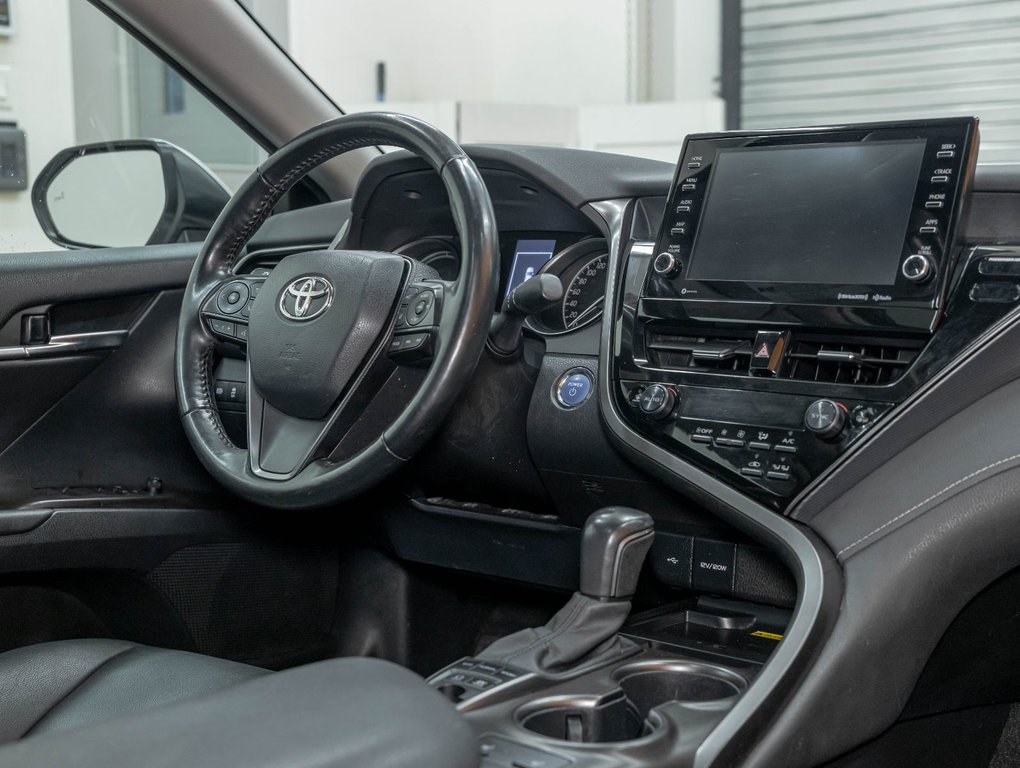 Toyota Camry Hybrid  2022 à St-Jérôme, Québec - 28 - w1024h768px
