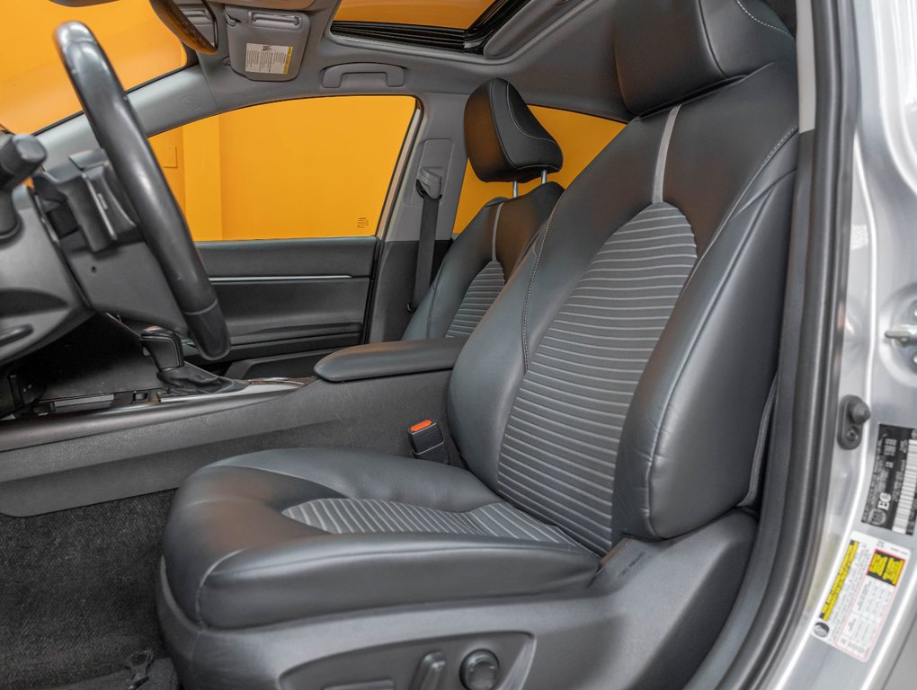 Toyota Camry Hybrid  2022 à St-Jérôme, Québec - 11 - w1024h768px