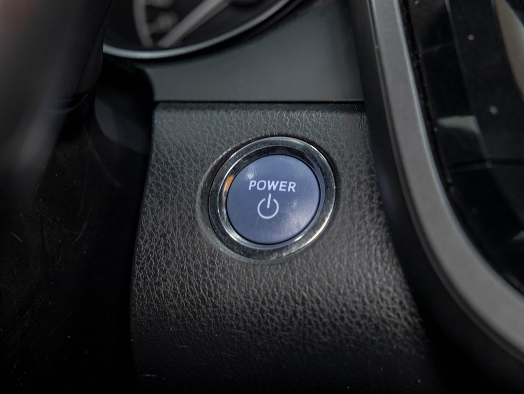 Toyota Camry Hybrid  2022 à St-Jérôme, Québec - 27 - w1024h768px