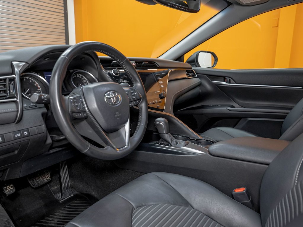 2018 Toyota Camry in St-Jérôme, Quebec - 2 - w1024h768px