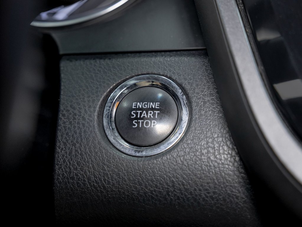 2018 Toyota Camry in St-Jérôme, Quebec - 27 - w1024h768px