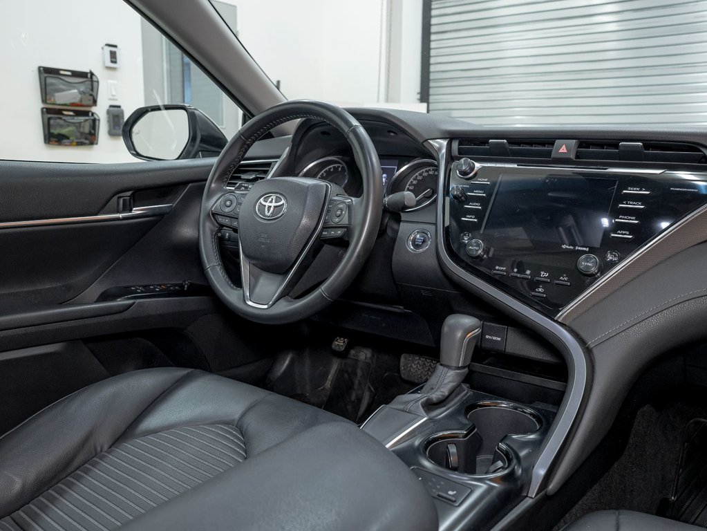 2018 Toyota Camry in St-Jérôme, Quebec - 16 - w1024h768px