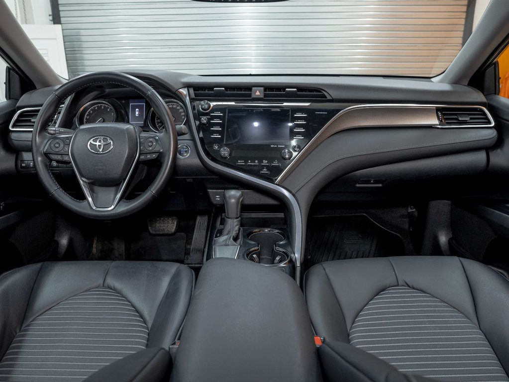 2018 Toyota Camry in St-Jérôme, Quebec - 12 - w1024h768px