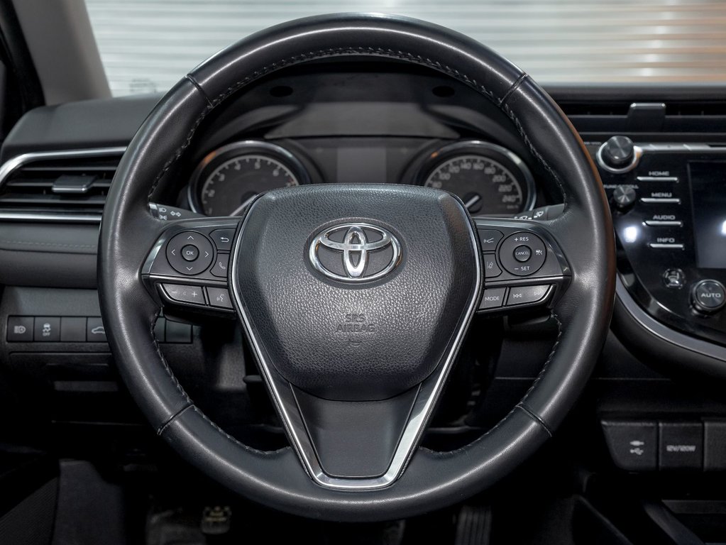 2018 Toyota Camry in St-Jérôme, Quebec - 19 - w1024h768px