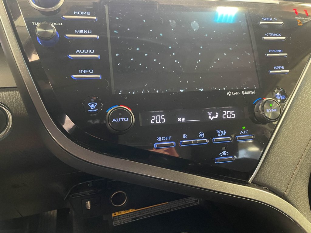 2018 Toyota Camry in St-Jérôme, Quebec - 16 - w1024h768px