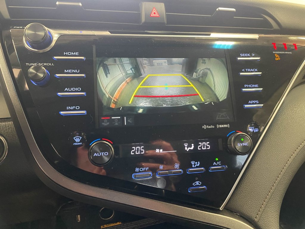 2018 Toyota Camry in St-Jérôme, Quebec - 14 - w1024h768px