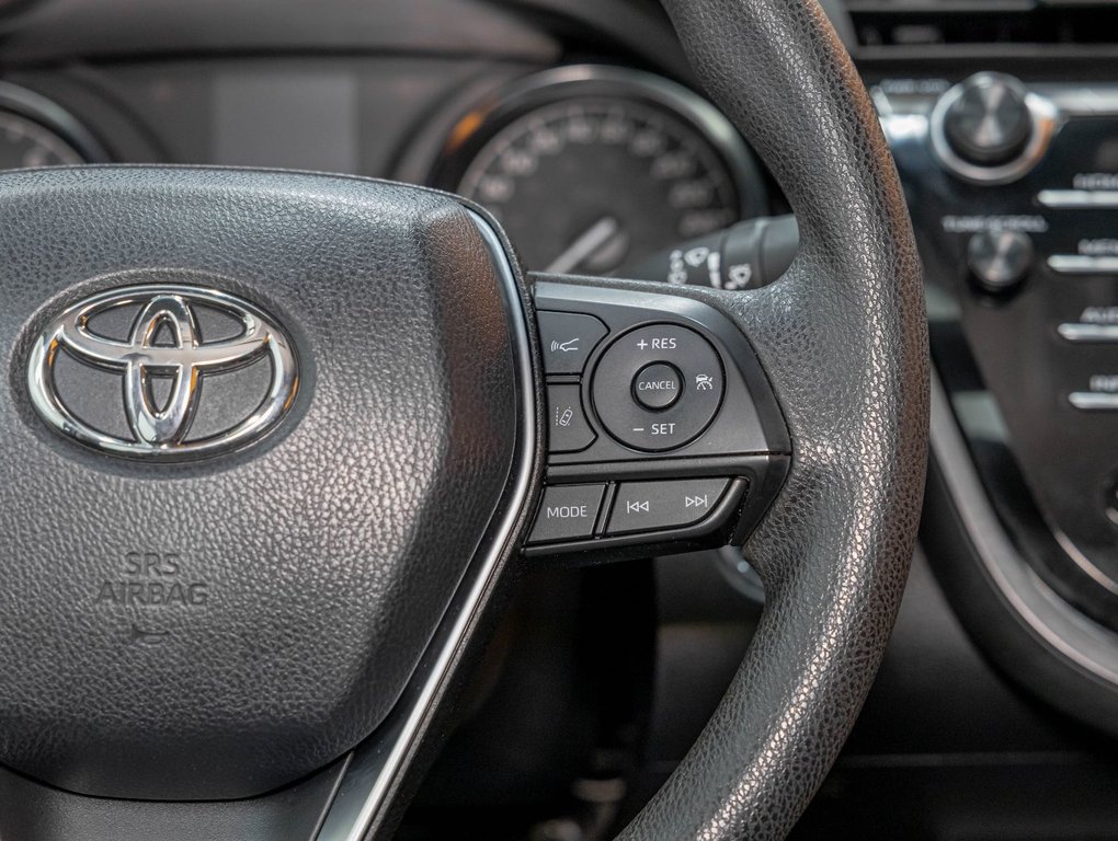 Toyota Camry  2018 à St-Jérôme, Québec - 15 - w1024h768px