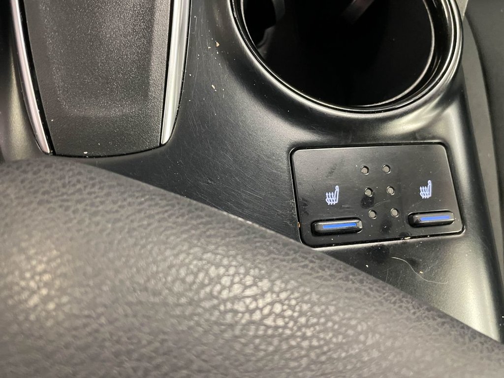 2018 Toyota Camry in St-Jérôme, Quebec - 12 - w1024h768px