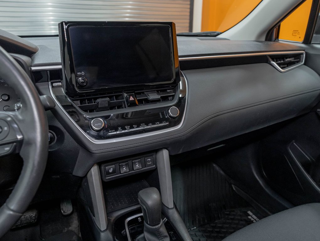 2024 Toyota Corolla Cross in St-Jérôme, Quebec - 18 - w1024h768px