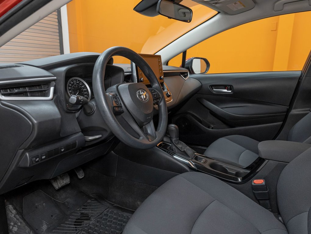 2021 Toyota Corolla in St-Jérôme, Quebec - 2 - w1024h768px