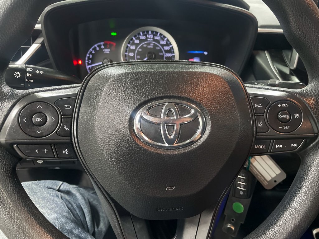 2021 Toyota Corolla in St-Jérôme, Quebec - 12 - w1024h768px