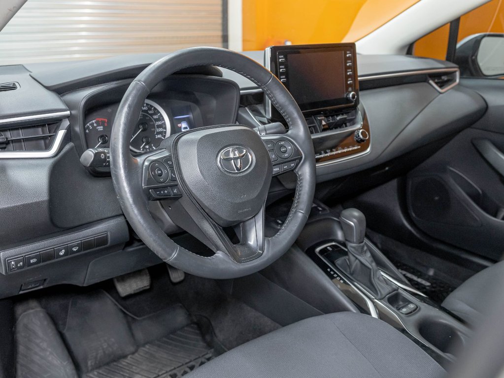2021 Toyota Corolla in St-Jérôme, Quebec - 2 - w1024h768px