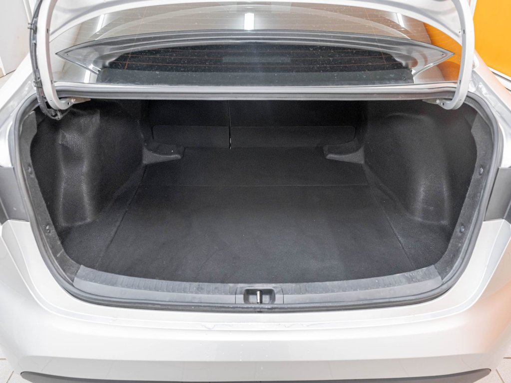 2021 Toyota Corolla in St-Jérôme, Quebec - 28 - w1024h768px